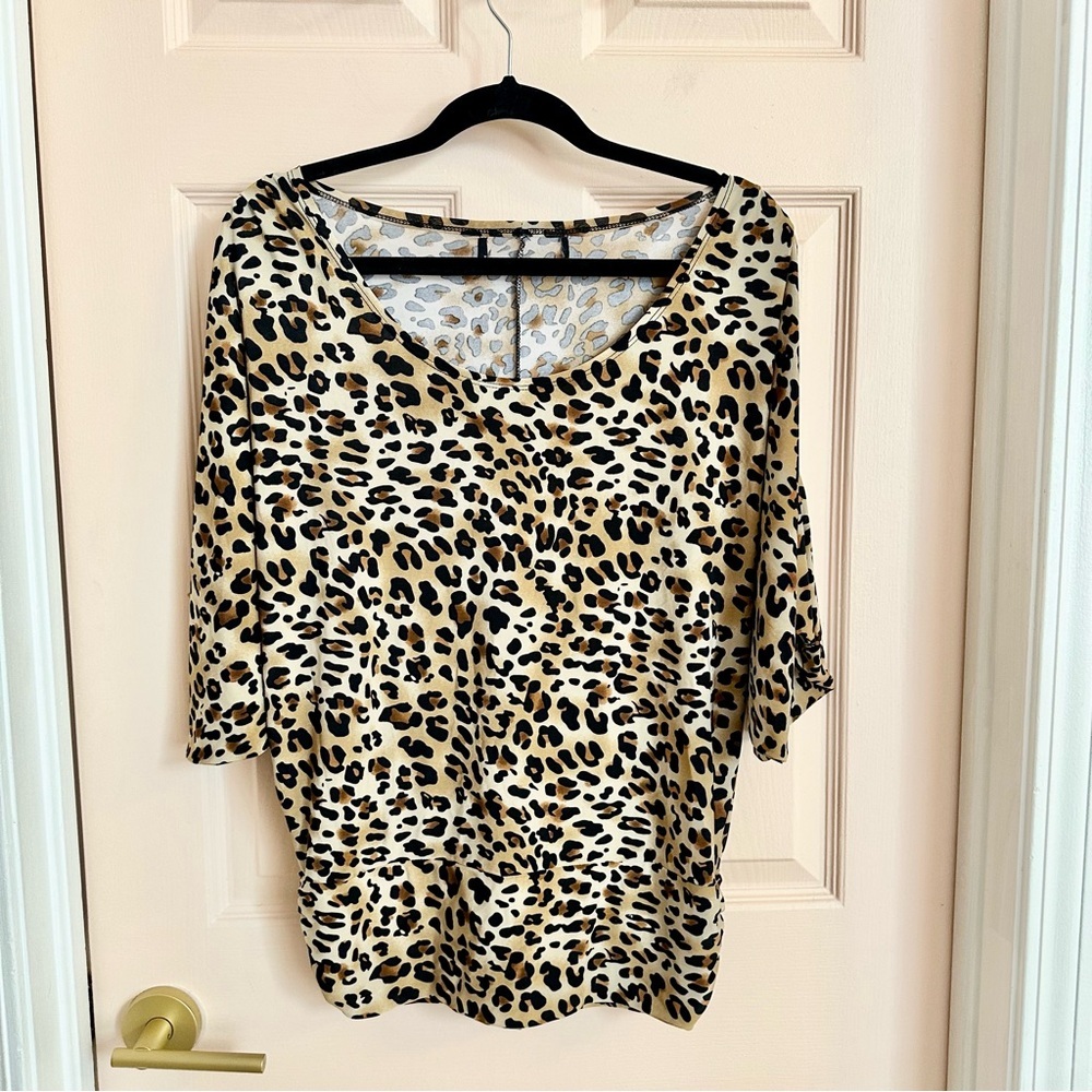 Soft stretchy leopard print top